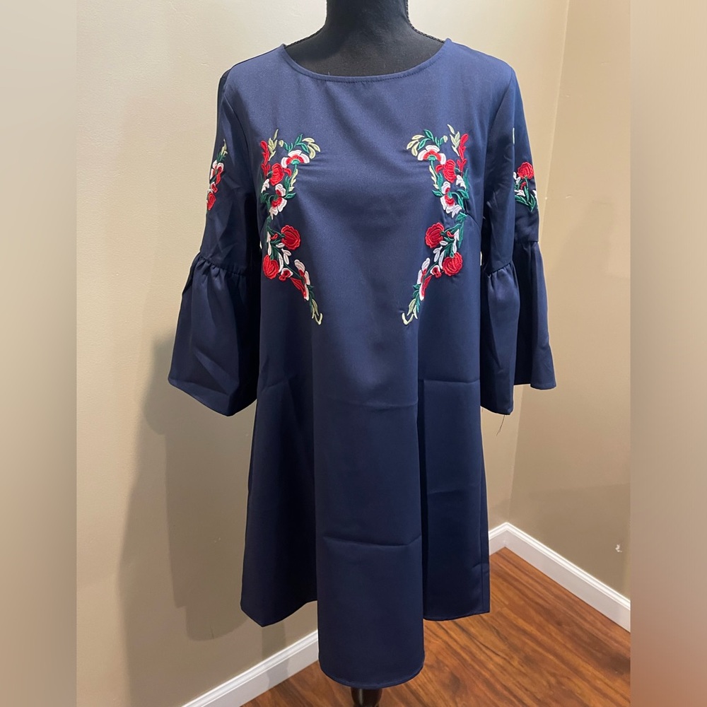 Florens Bell Sleeve Embroidered Tunic Dress - NWOT - Navy - Small
